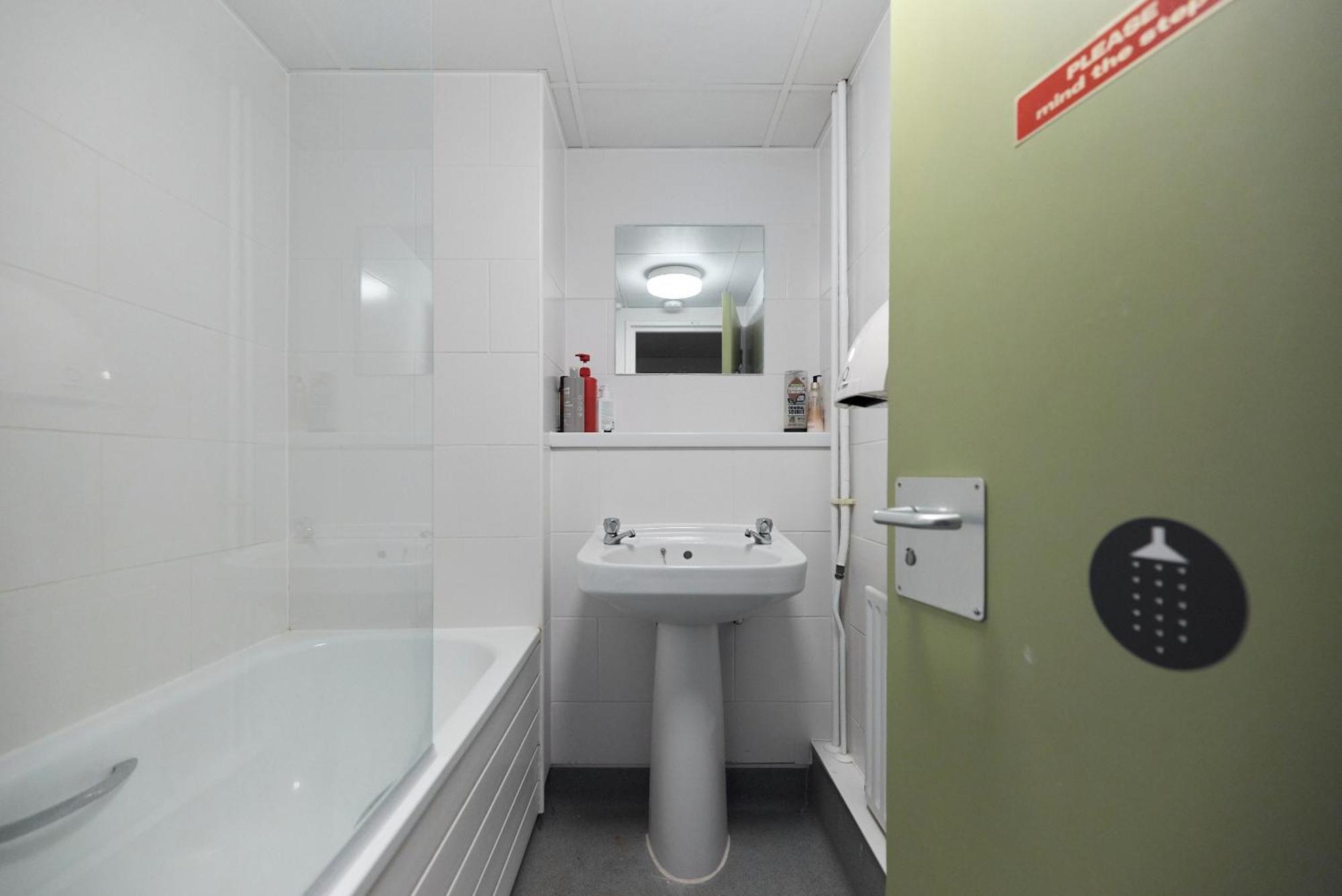 Louise House Hostel ลอนดอน ภายนอก รูปภาพ
